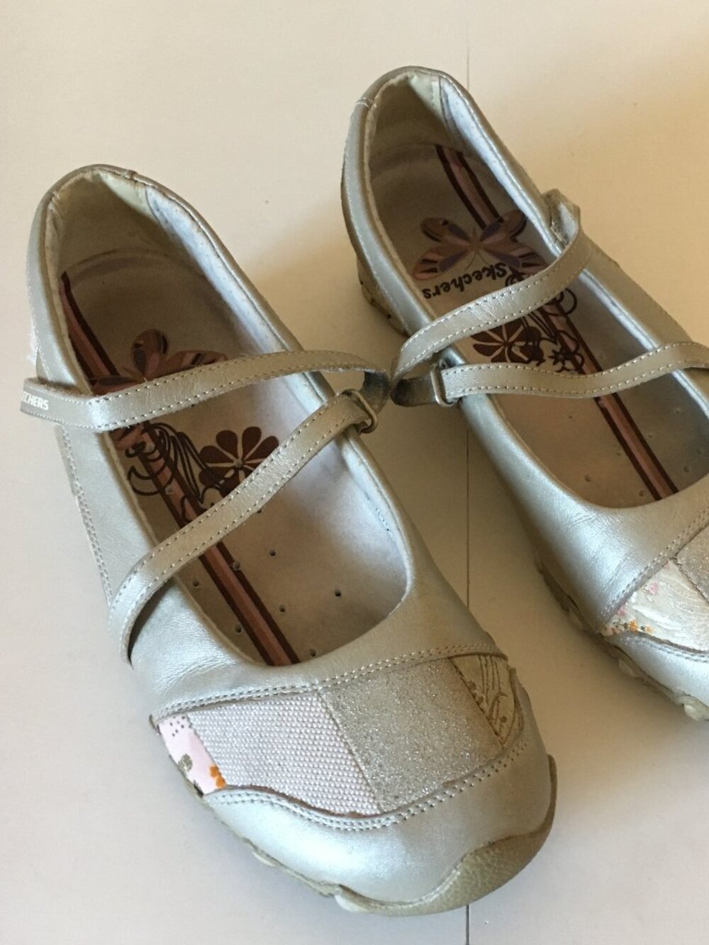 Skechers Mary Jane Shoes 7 Patchwork Beige Gold Neutral Floral Flats Leather y2k - Picture 7 of 8